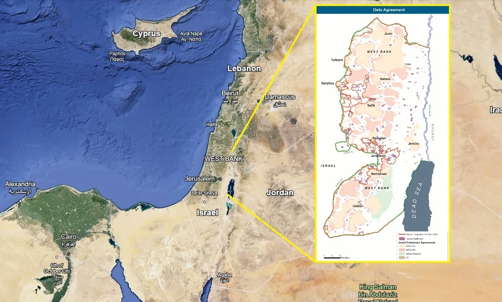 Satelittbilde av Israel og omliggende områder, skjermdump fra Google Earth. Med kart over områder på Vestbredden, basert på kart fra FN, hentet fra Wikimedia Commons.