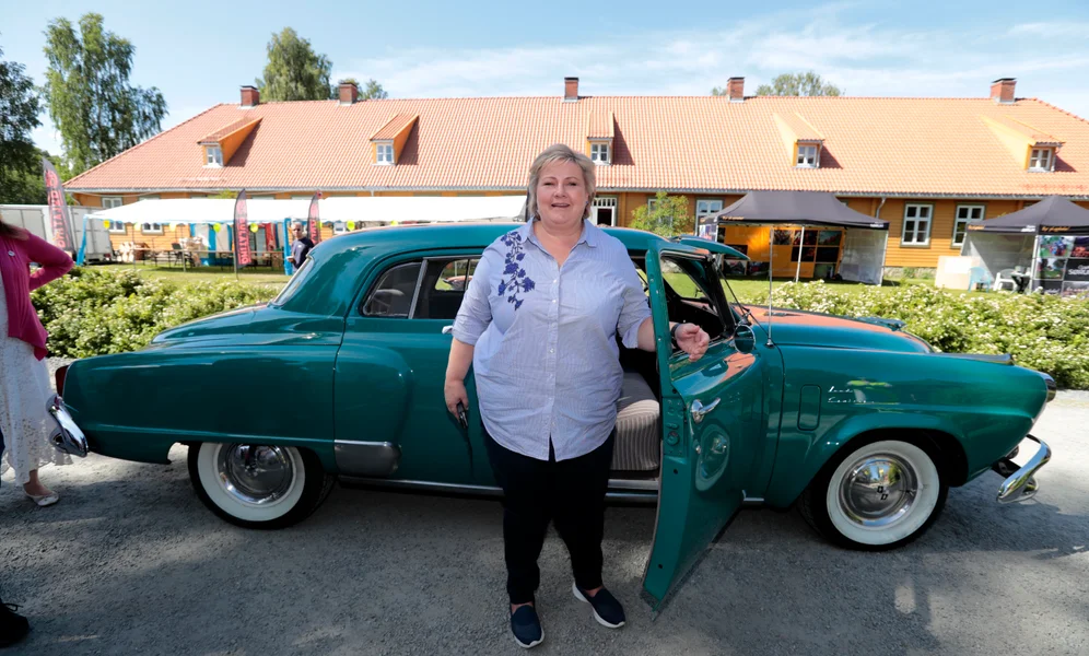 DYRERE: Høyre går klart ut før valget og erklærer at de er partiet for dyrere bensin og diesel.
Foto: Lise Åserud / NTB