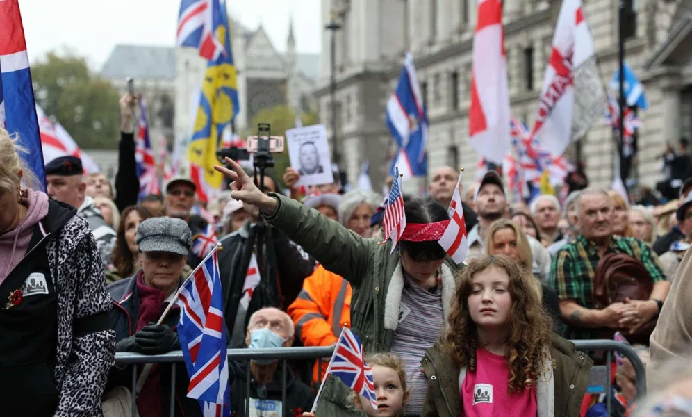 Briter har fått nok, bilde fra dagens demonstrasjon i London. Foto: Document