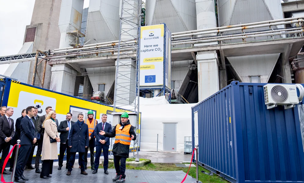 Kronprins Frederik til indvielse af Aalborg Portlands pilotanlæg til CO2-fangst i Aalborg, mandag den 27. november 2023., Det skete i fcorbindelse med EUs Carbon Capture and Utilization and Storage (CCUS) Forum med deltagelse EU's energikommissær Kadri Simson og Klima-, energi- og forsyningsminister Lars Aagaard .. (Foto: Henning Bagger/Ritzau Scanpix)