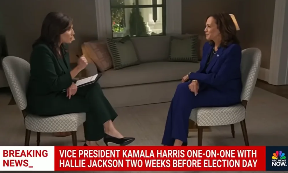 Kamala Harris var ikke akkurat i løvens hule under tirsdagens intervju med NBC News, men allikevel klarte hun ikke å forklare noe særlig om hva hun skulle gjøre som president. Stillbilde NBC