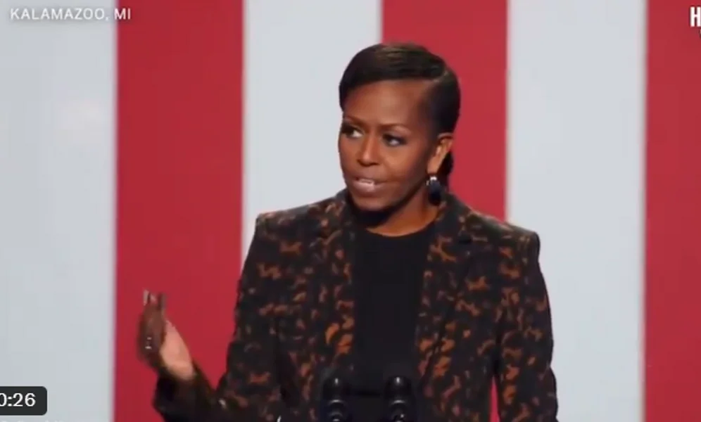 Michelle Obama holder tale om alle feilene til folk som ikke stemmer på Kamala Harris. Stillbilde X